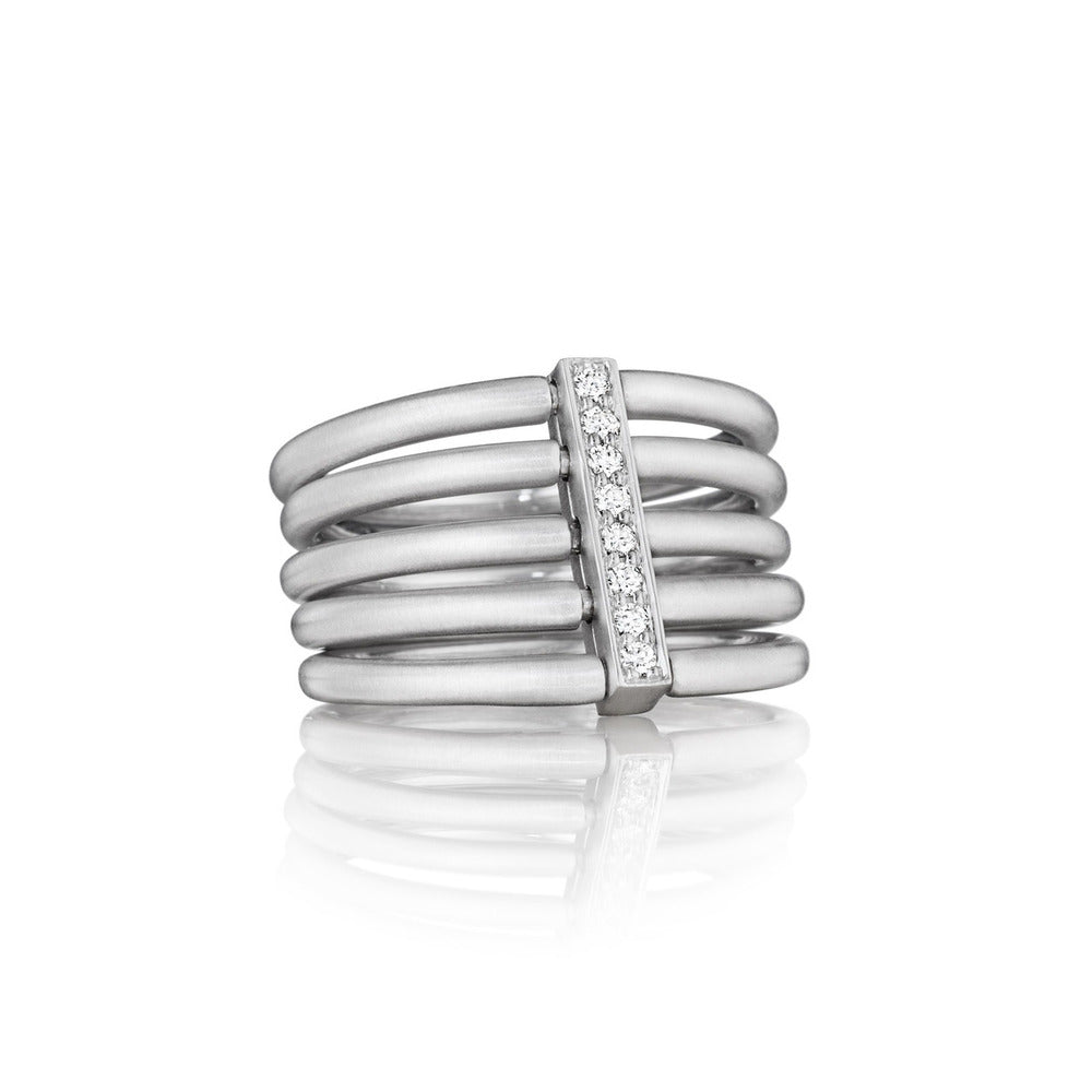 Moderne Penta Ring in White Gold