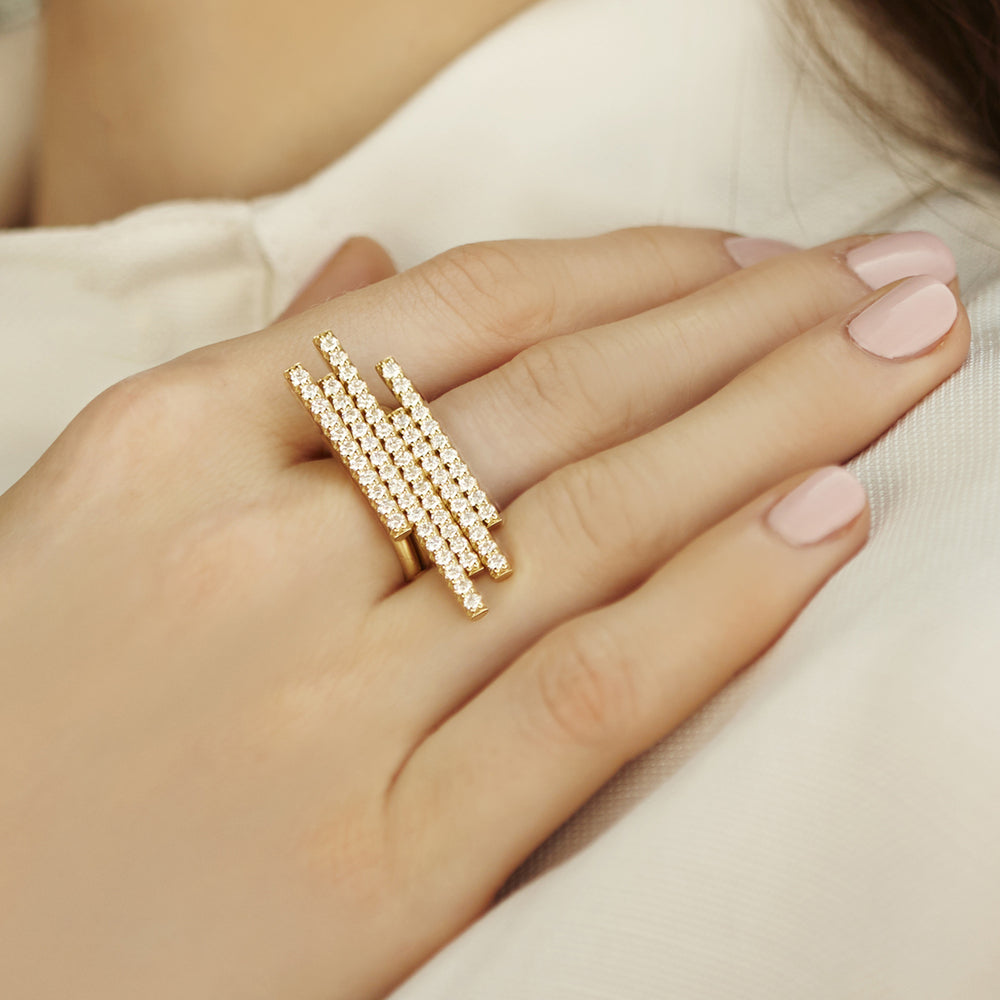 Moderne Pave Diamond Bar Ring