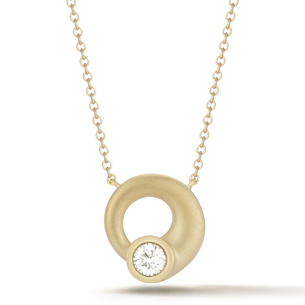 Whirl Diamond Circle Pendant 