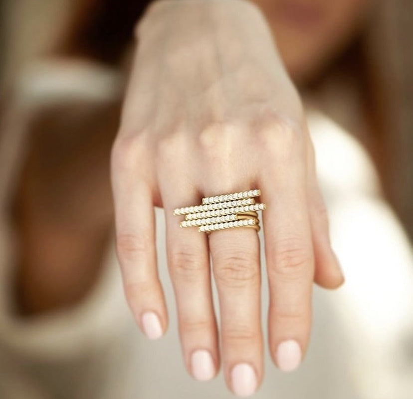 Moderne Pave Diamond Bar Ring