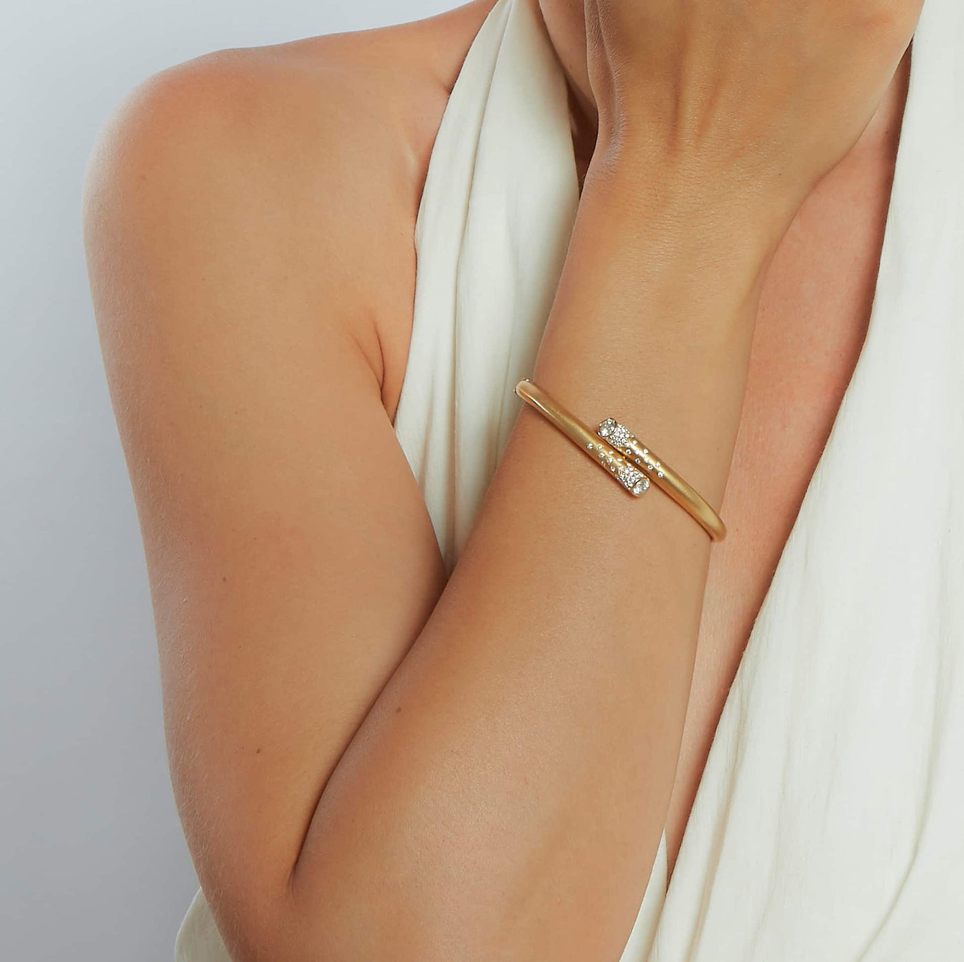 Whirl Scattered Diamond Bracelet